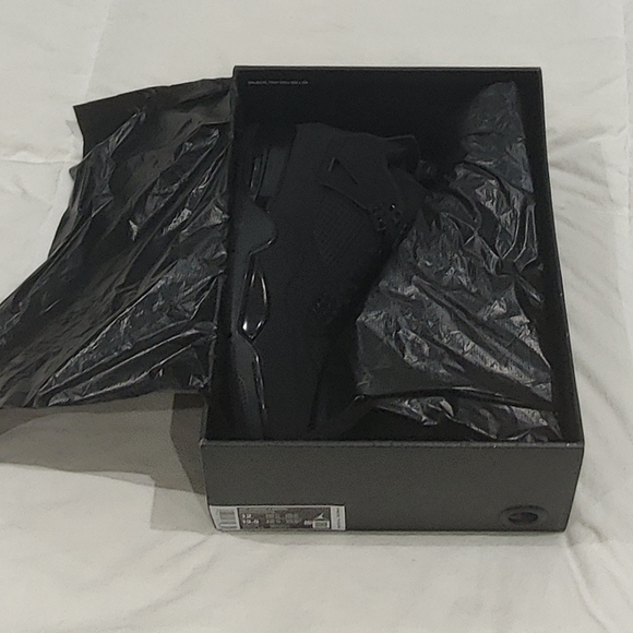 Brand New Jordan 4 Black Cat Size 12 M - Picture 5 of 9